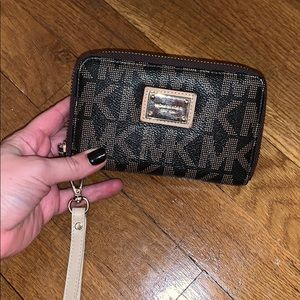 Michael kors wallet/wristlet